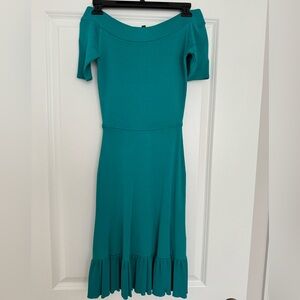 BCBG Knit / Off The Shoulder Dress 👗